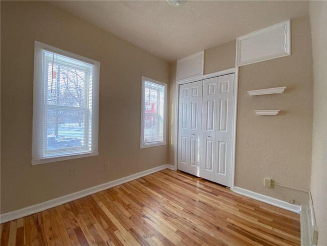 Building Photo - 916 Farrington St