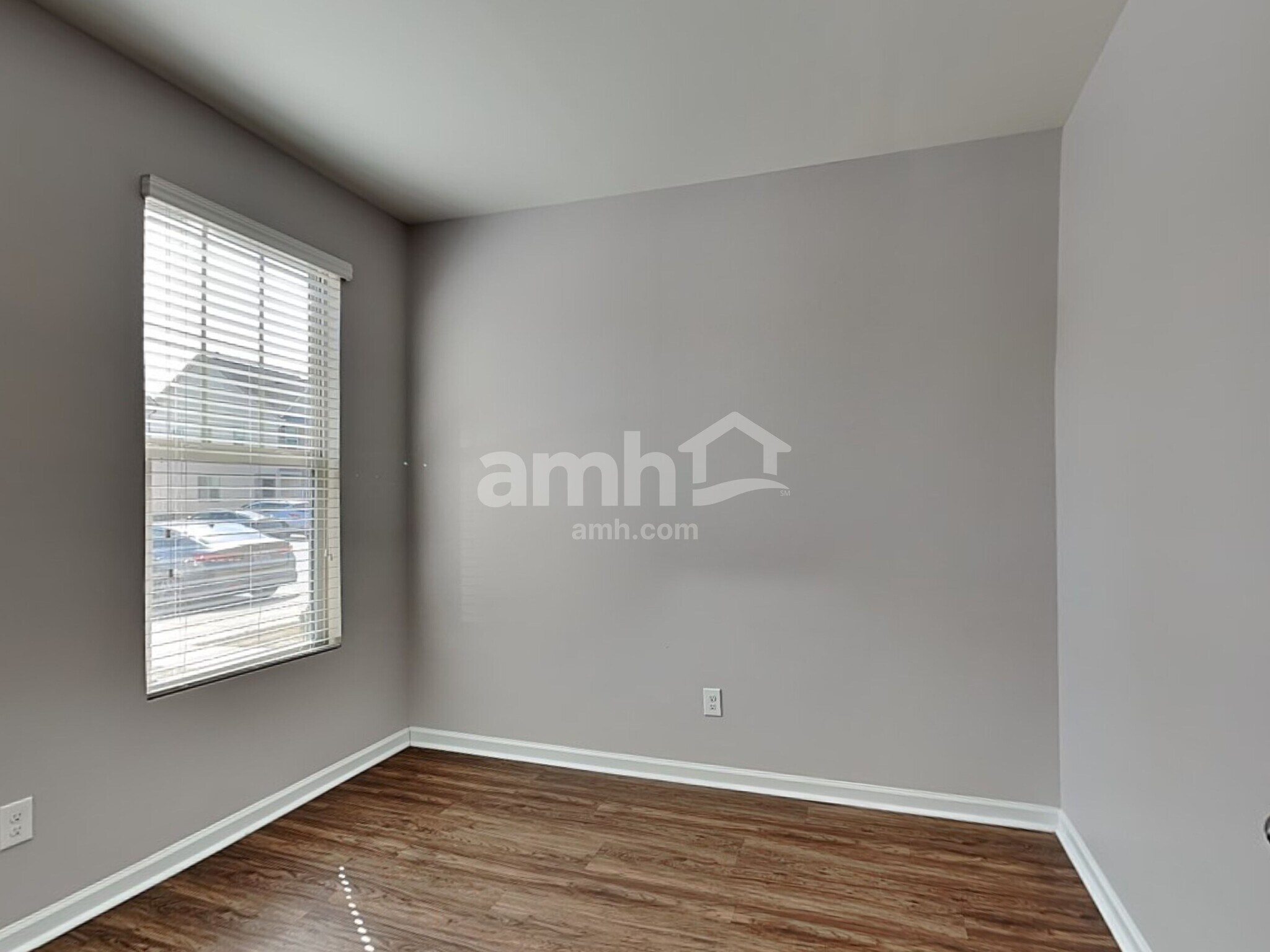 Building Photo - 4489 Middletown Dr