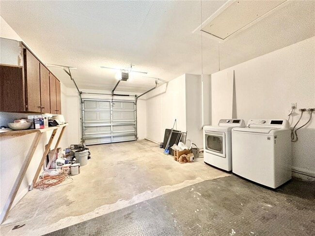 Building Photo - 132 S Bulova Dr