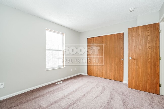 Building Photo - Two Bedroom, One Bathroom Condo in Blacklick