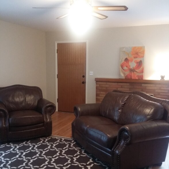 Building Photo - 3717 E 30th Ave