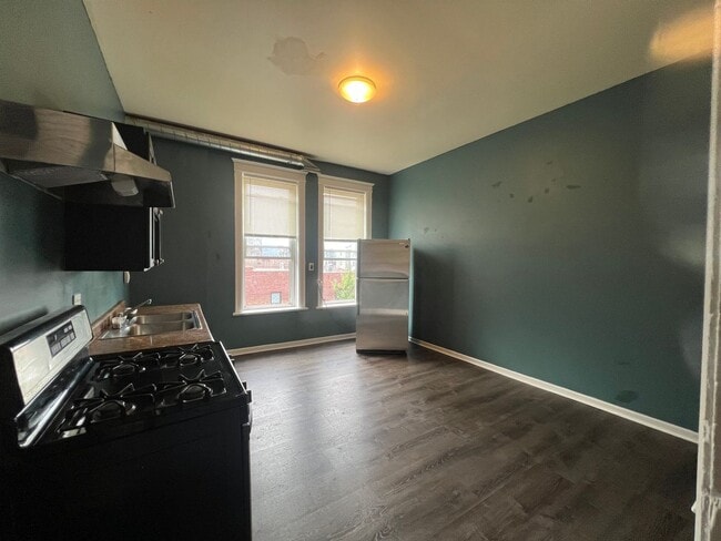 Building Photo - 2356 S Drake Ave