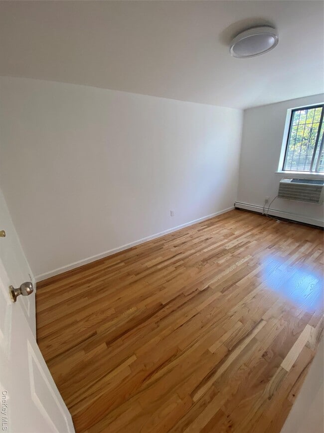 Building Photo - 92-29 53rd Ave