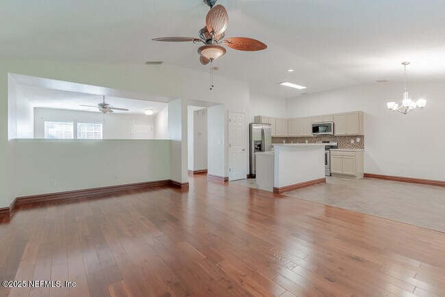 Building Photo - 8985 Redtail Dr