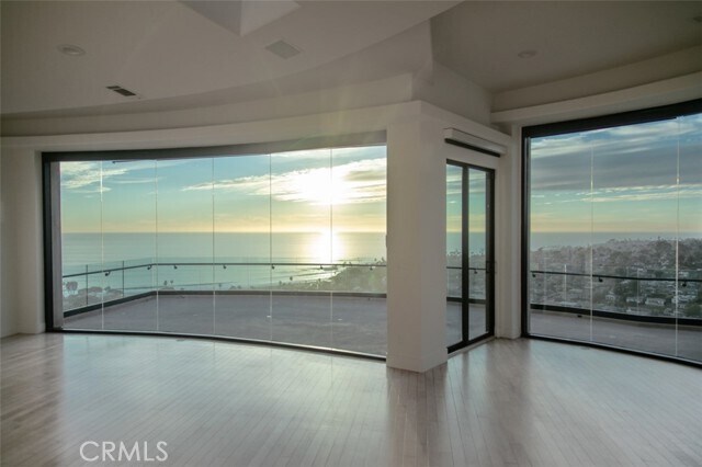 Building Photo - 648 Mystic View