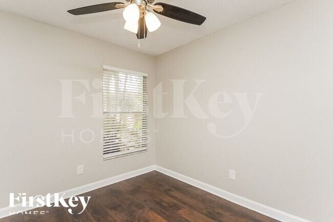 Building Photo - 1136 Creek Woods Cir