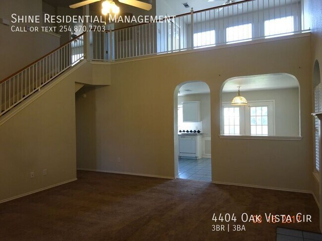 Building Photo - 4404 Oak Vista Cir