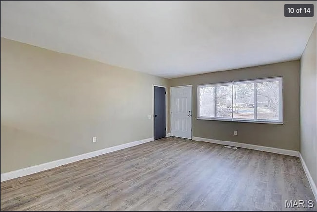 Building Photo - Easy Living in a Fresh Florissant Home