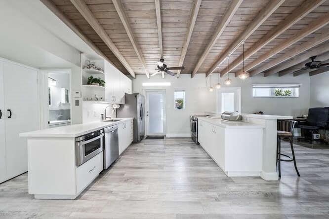 Primary Photo - 3309 SW 16th St