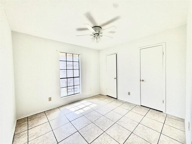 Building Photo - 8323 Wilcrest Dr