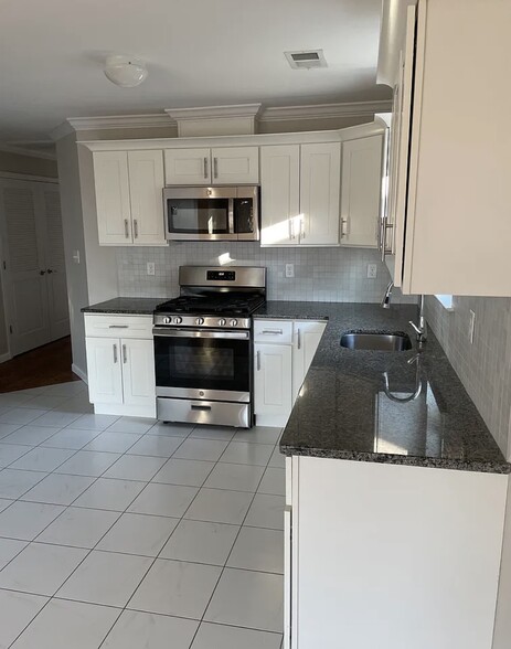 Building Photo - 234 Palmer St