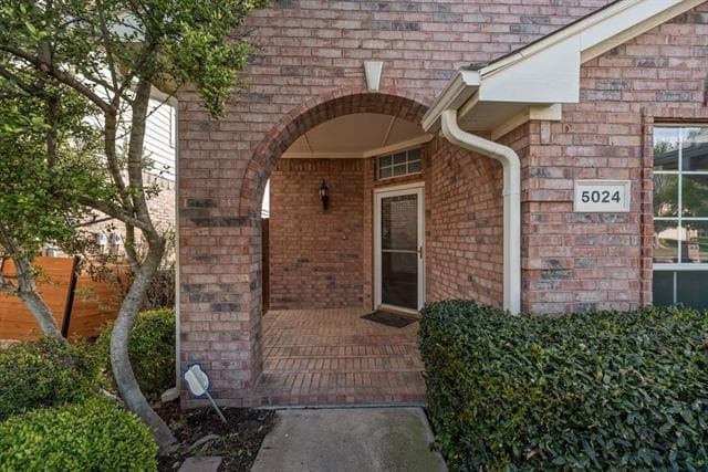 Building Photo - 5024 Woodmeadow Dr