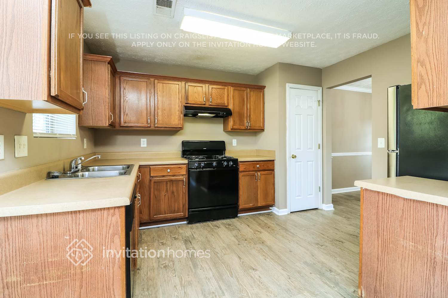 Building Photo - 8320 Somerset Way