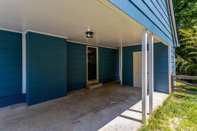 Building Photo - 8005 Candlewood Dr
