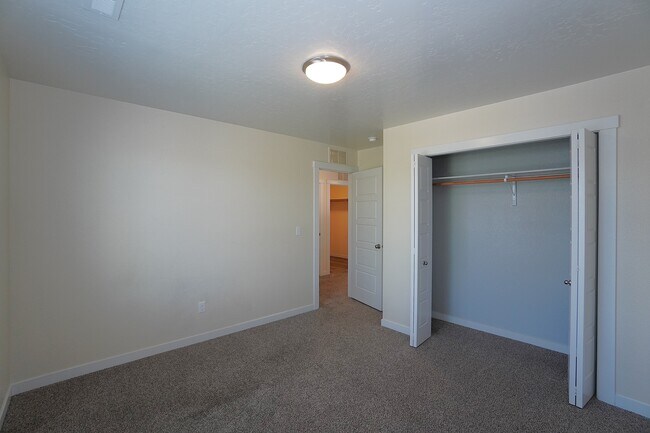 Building Photo - 3061 W Silver River St