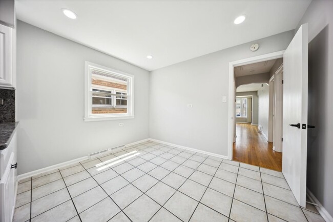Building Photo - 6039 S Narragansett Ave