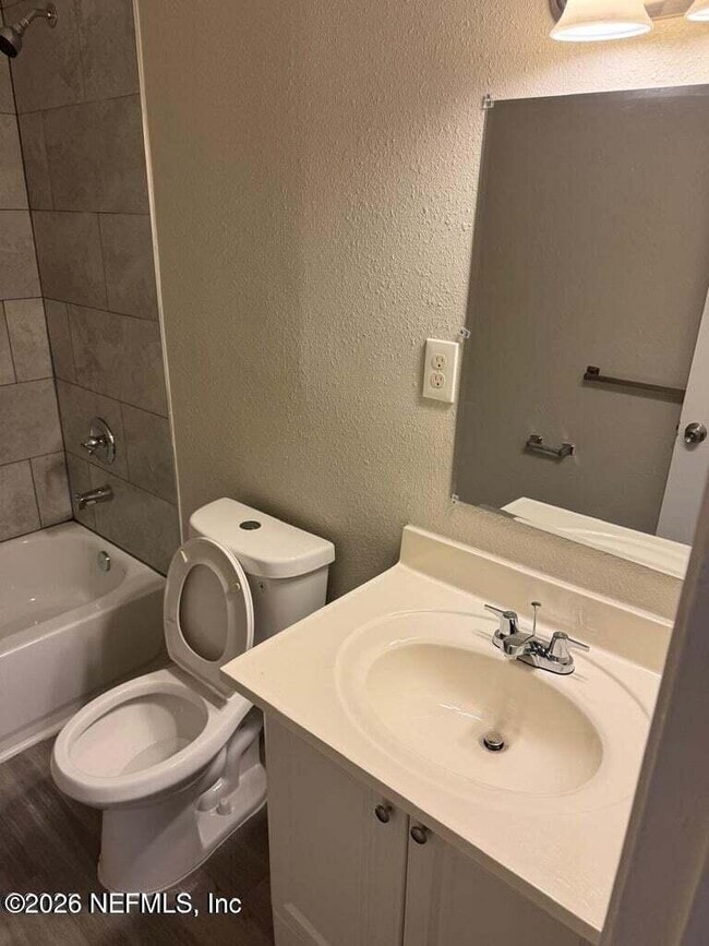 Building Photo - 2706 Palafox St