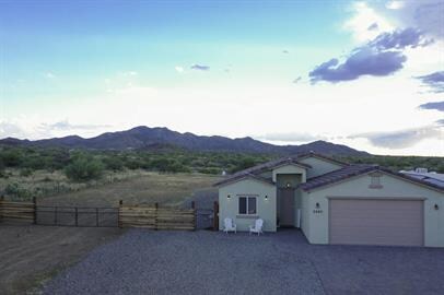 Building Photo - Rural Property in Vail on 1 acre fully fenced