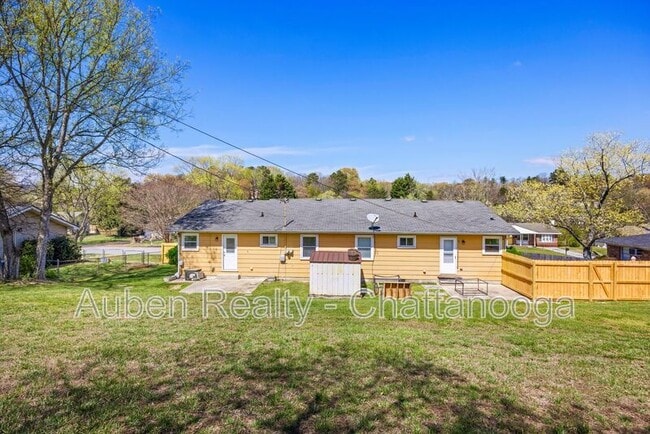 Building Photo - 1214 Helena Dr