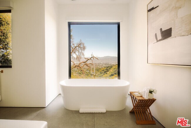 Building Photo - 13331 Mulholland Dr