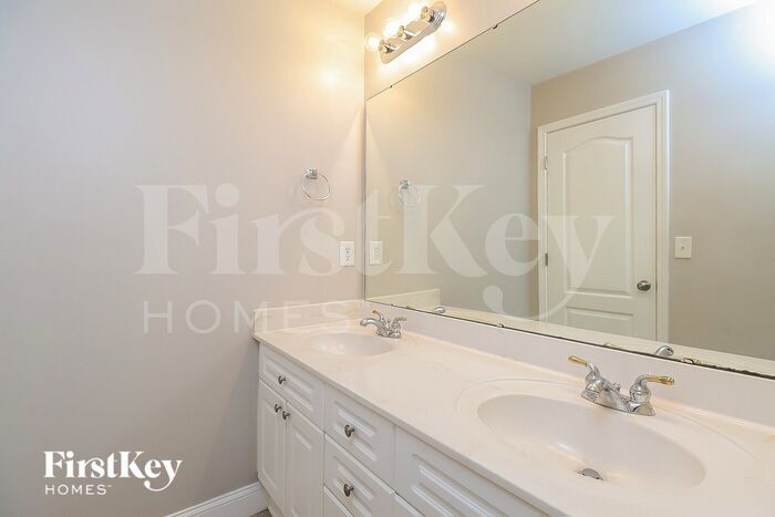 Building Photo - 5700 Sugarcane Ct