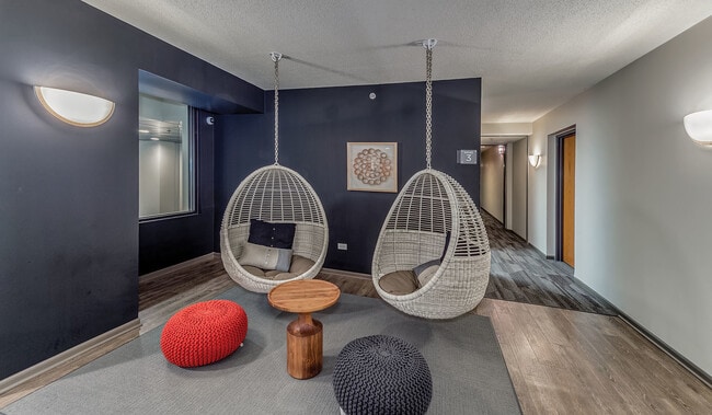 Building Photo - 1 Elm Creek Dr