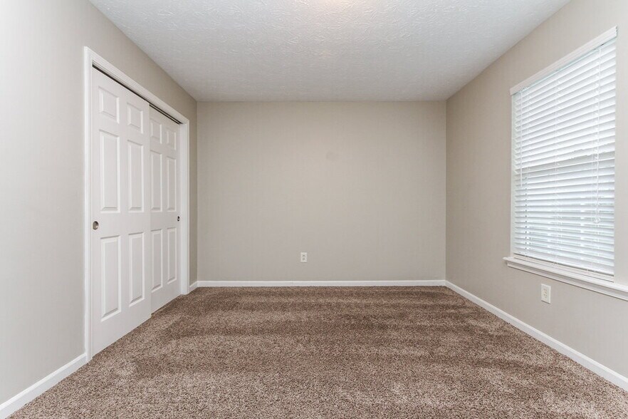 Building Photo - 10555 Wintergreen Way