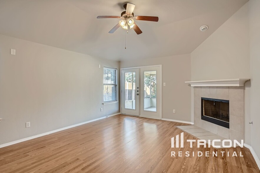 Building Photo - 9007 Water Oak Dr
