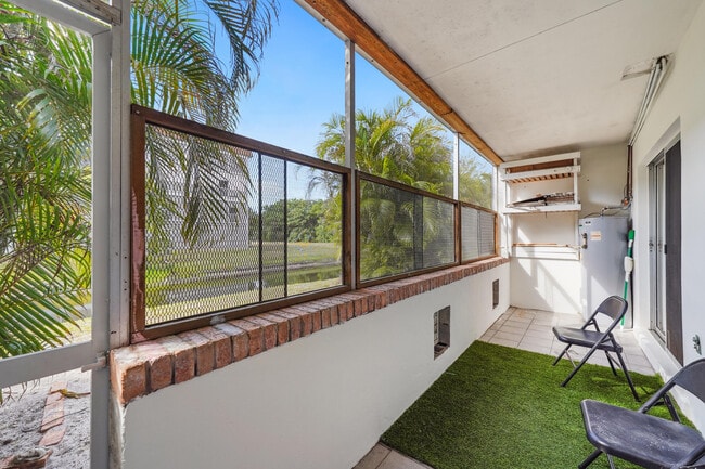 Building Photo - 2878 Donnelly Dr