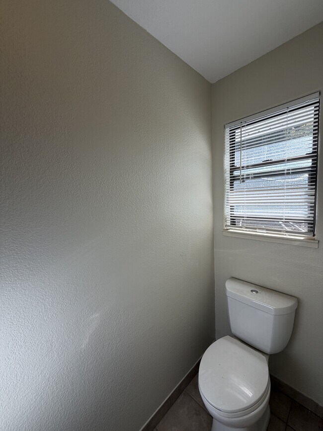 Building Photo - 1746 Mount Olive Dr