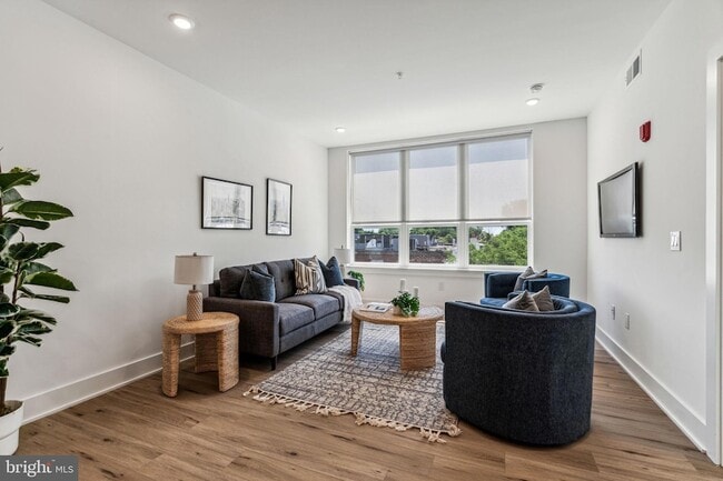 Building Photo - 139 W Chelten Ave