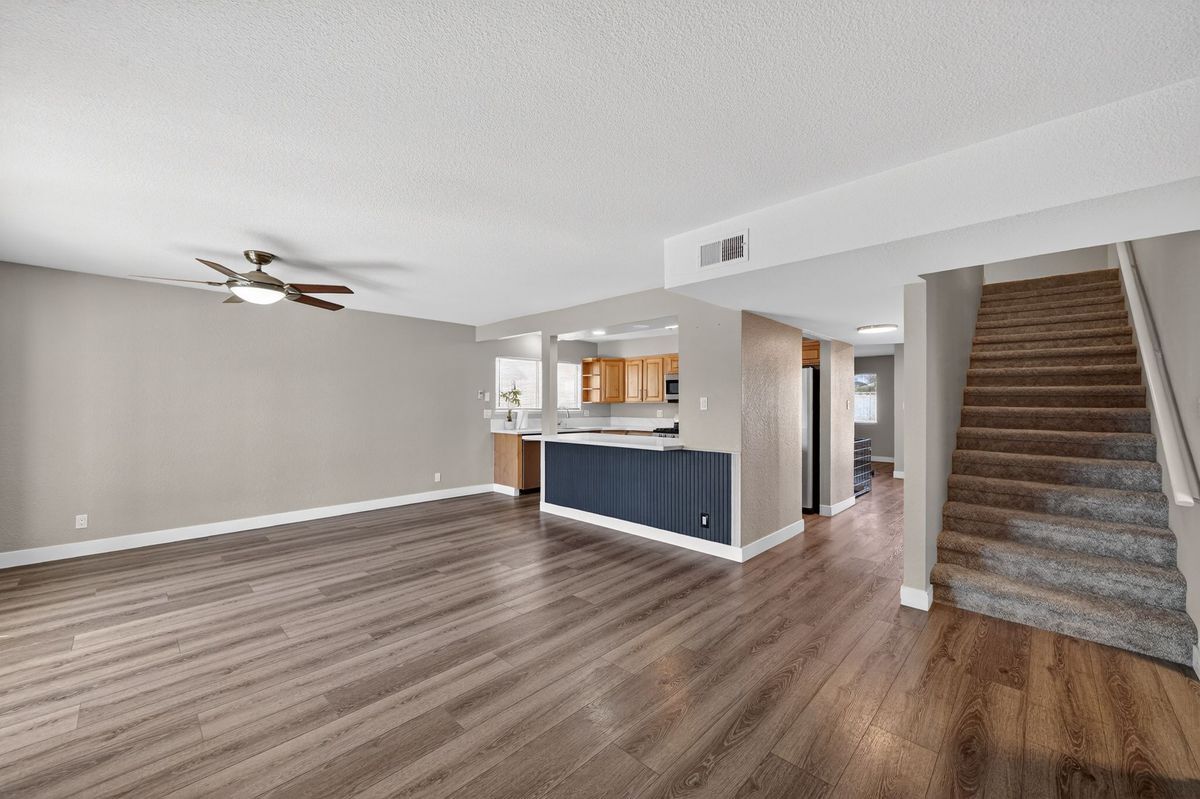 Building Photo - 809 Peacock Ct