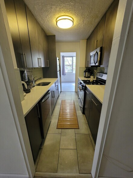 Building Photo - 201 Saint Pauls Ave