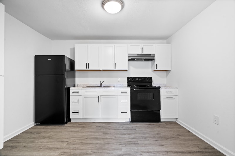 Primary Photo - 102 S West St