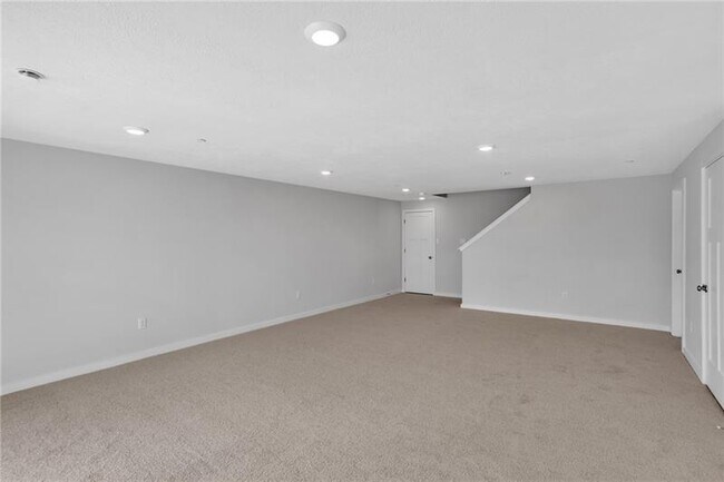 Building Photo - 126 Scotland Ln