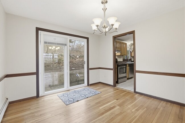 Building Photo - 17 Circle Rd