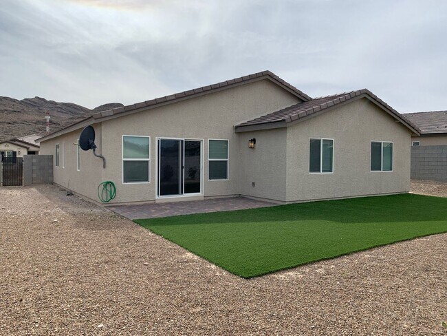 Building Photo - 4 bedroom home in Indian Springs