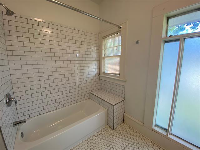 Building Photo - 4902 Junius St