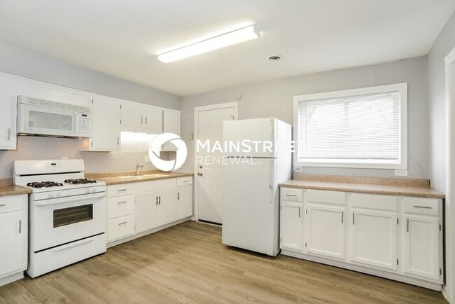 Building Photo - 3 Bedroom Pet-Friendly Home in ROELAND PAR...