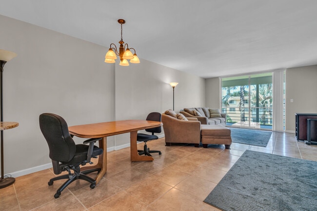 Building Photo - 4500 N Federal Hwy