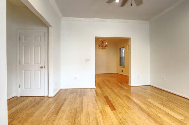 Building Photo - 221 Claremont Ave