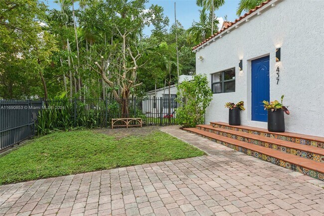 Building Photo - 437 NE 74th St