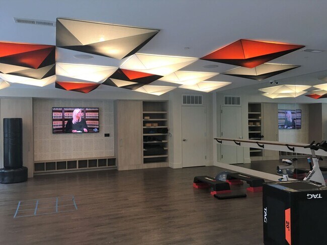 Building Photo - Gorgeous 2 Bedroom Condo in Oxon Hill!