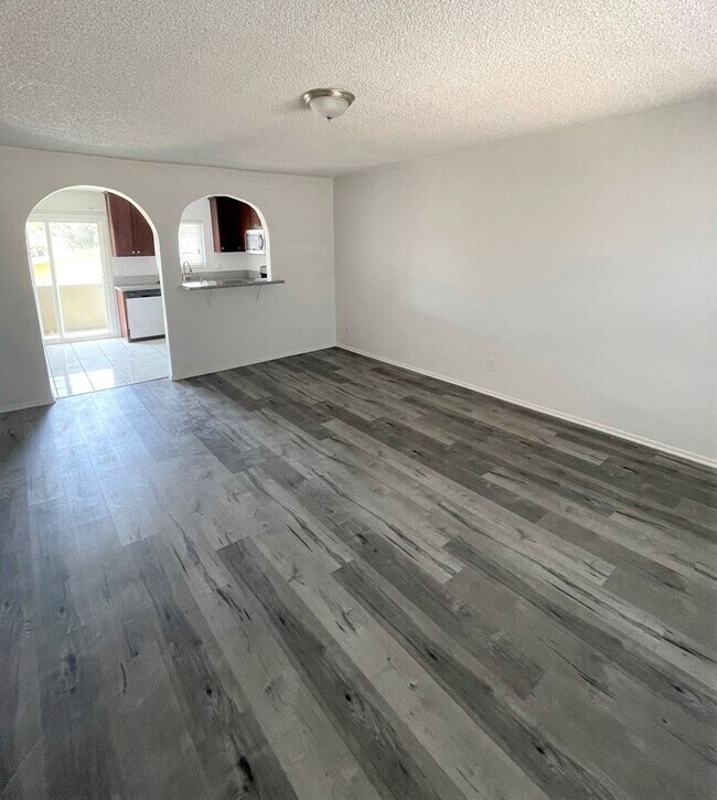 Interior Photo - 271 Parke St