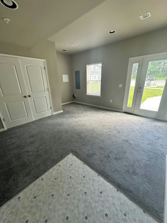 Building Photo - 115 High Pointe Dr