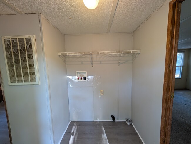 Building Photo - 28 Ransdell Ln