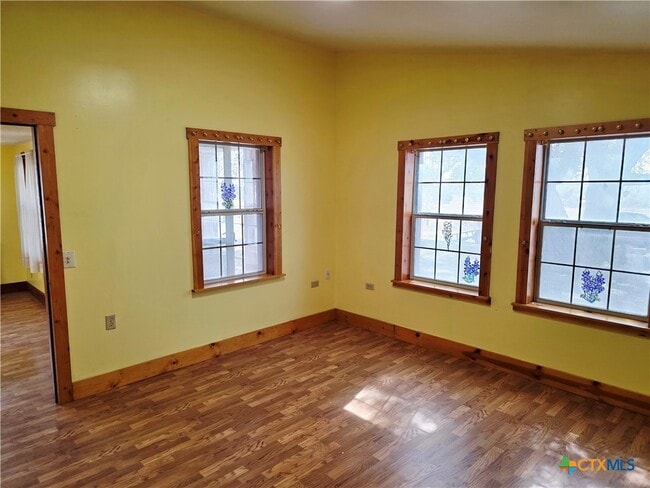 Building Photo - 14942 Cedar Valley Rd