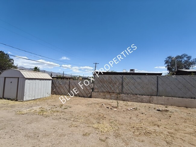 Building Photo - 3020 N Park Ave