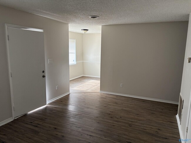Building Photo - 12326 Chicamauga Trail SE