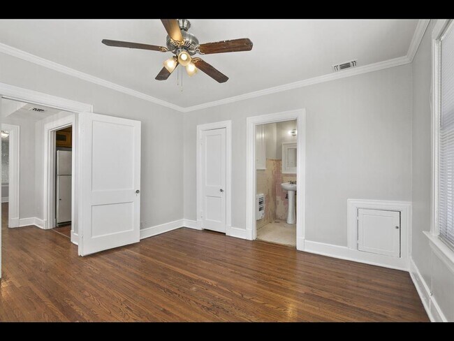 Building Photo - 6000 Velasco Ave